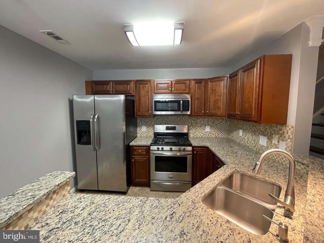 CHATHAM GREEN CONDOMINIUM - Residential