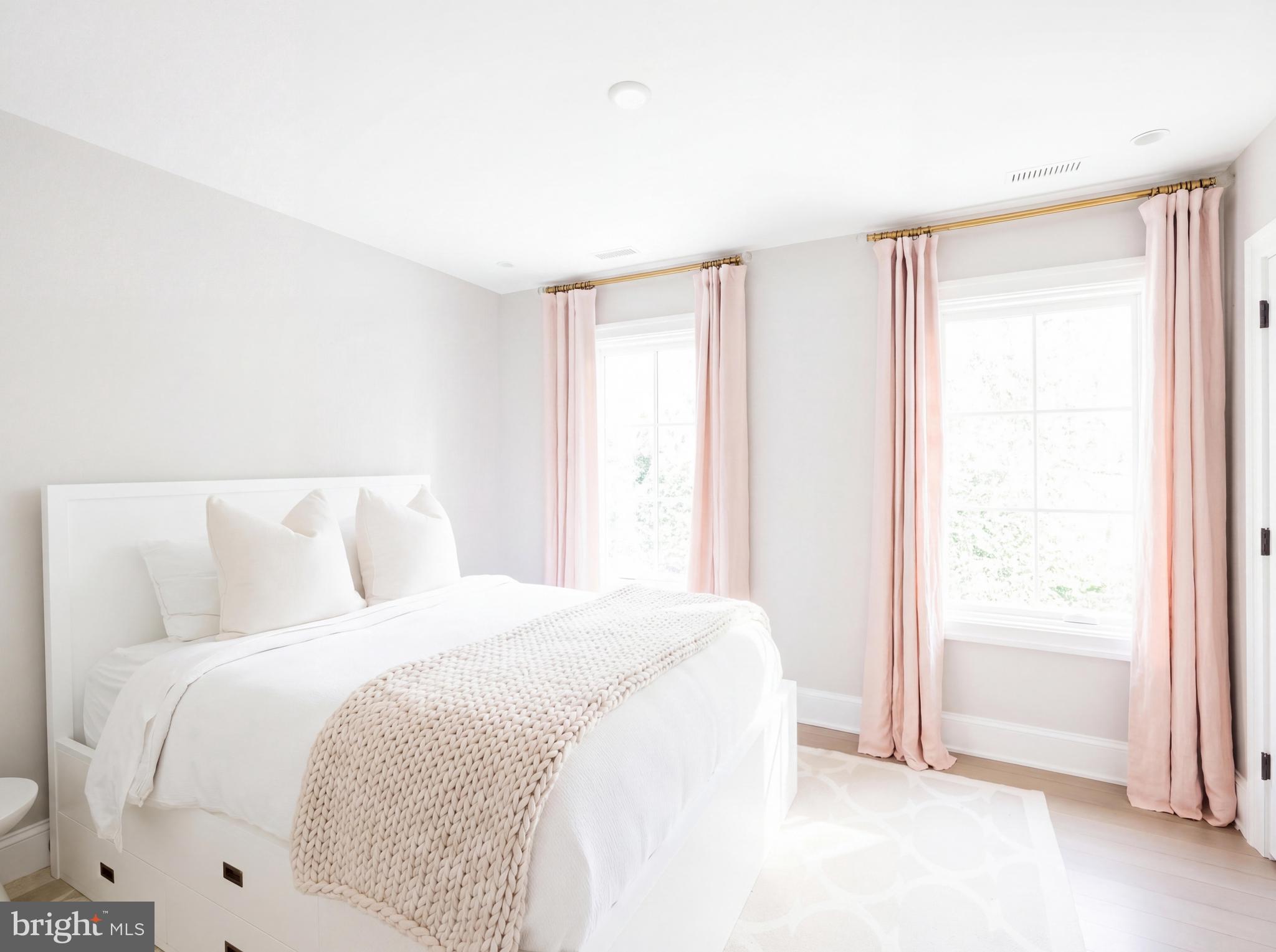 ROSEMONT - Residential