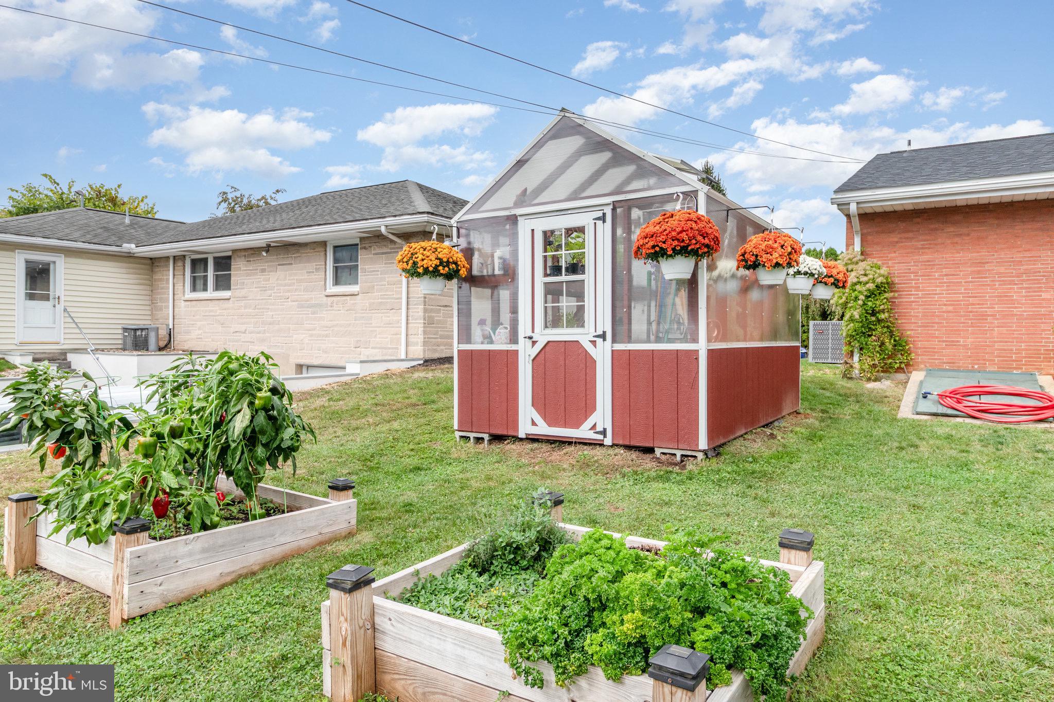 HERSHEY VILLAGE - Residential