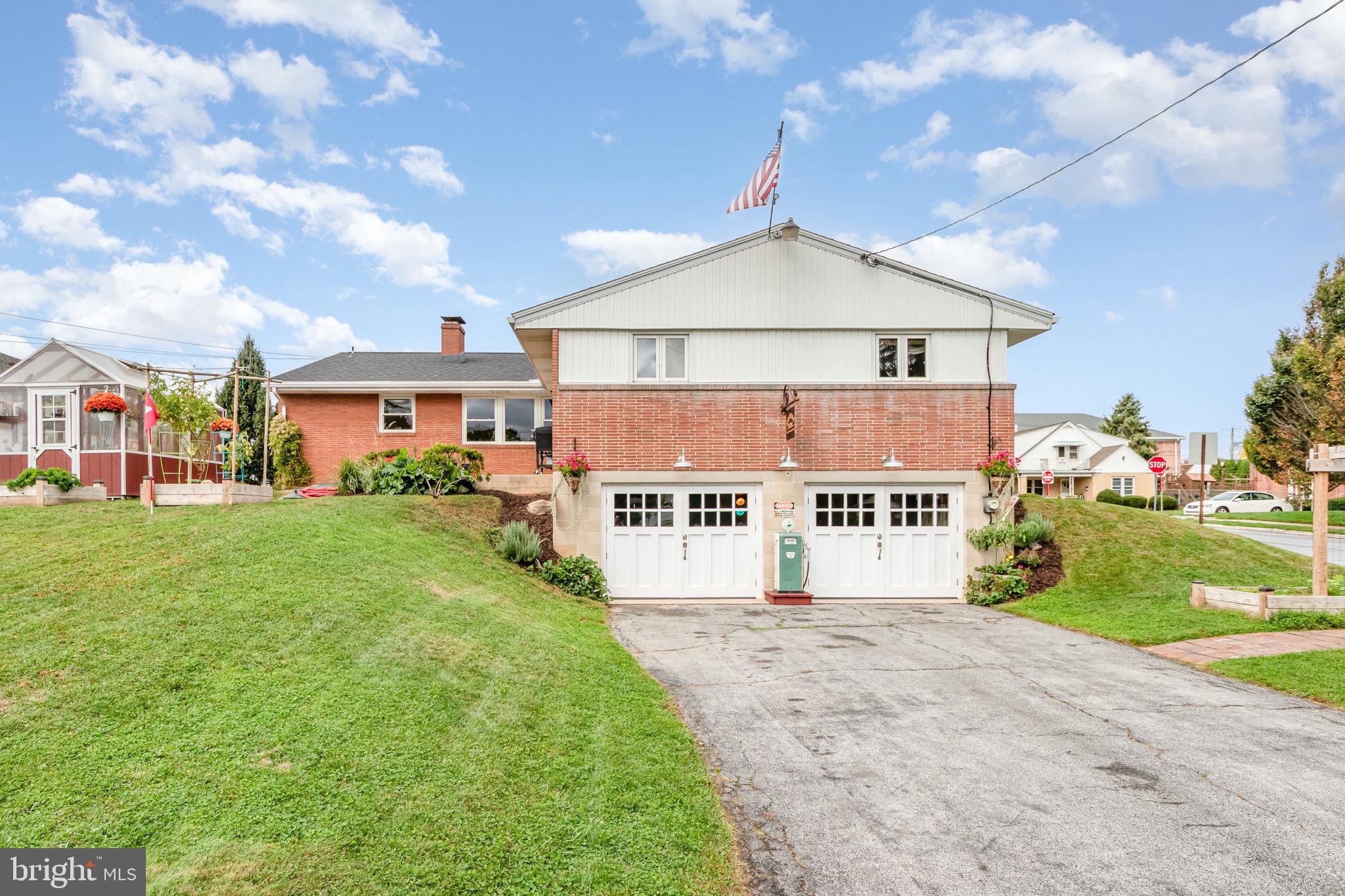 406 W CARACAS AVENUE