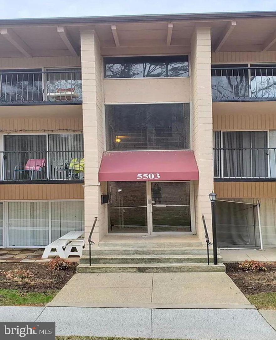 Great investment opportunity, tenant in place until Jul 2023.  Unit has been updated and in very good condition.  Top floor unit so there is no one above you.