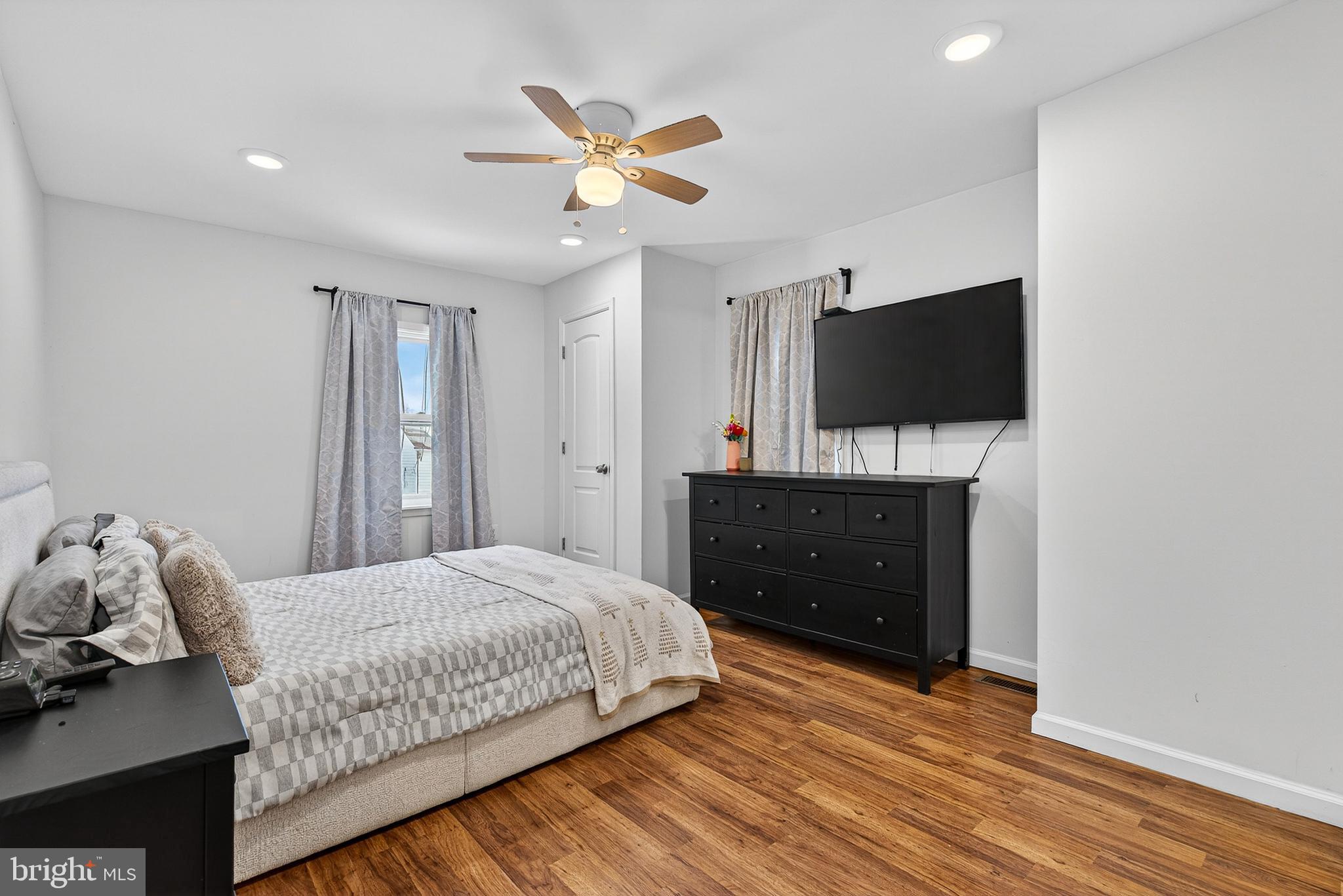 EDGEMERE/SPARROWS POINT - Residential