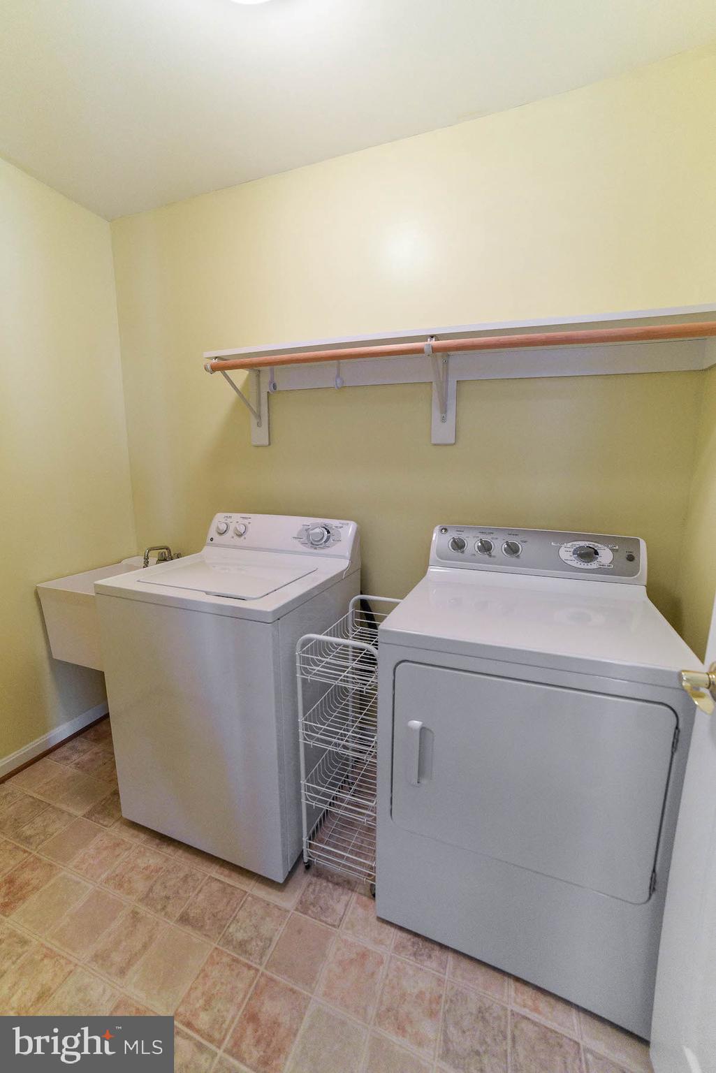 CHESTNUT GROVE - Residential