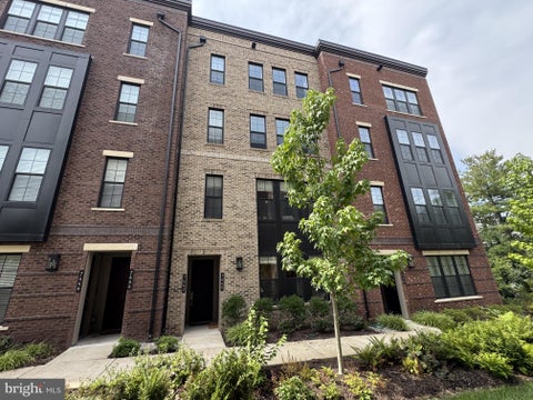 Photo of 7440 Backett Wood Terrace #503, MCLEAN, VA 22102 (MLS # VAFX2340072)