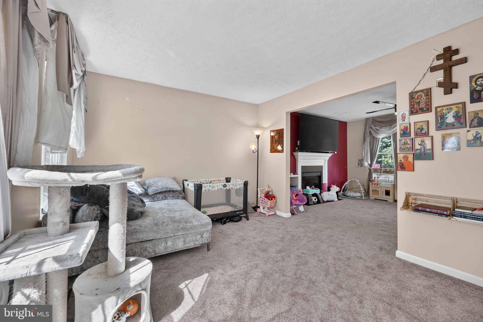 5435 SIR DOUGLAS DRIVE