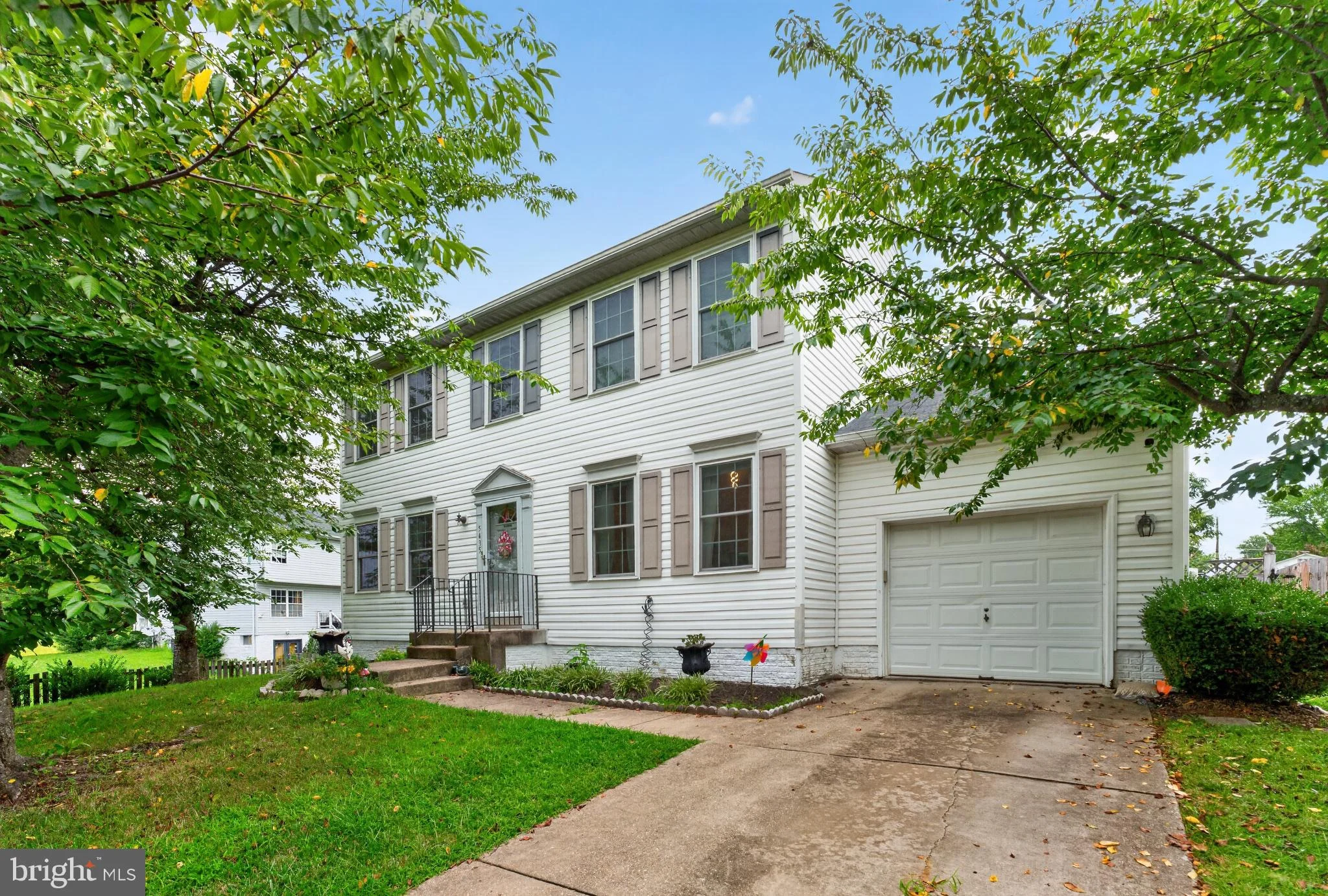 5435 Sir Douglas Drive