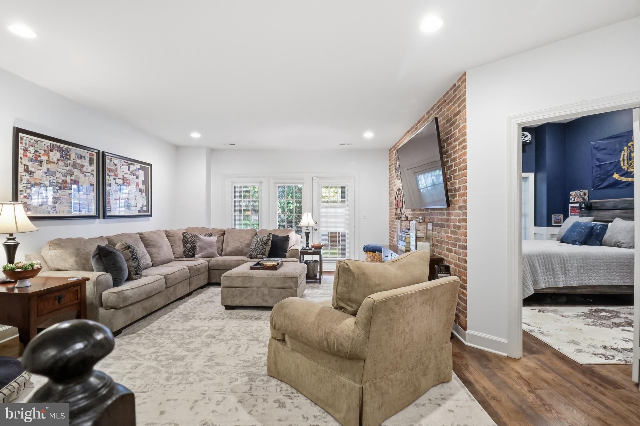 RIVER CREEK - Residential Lease