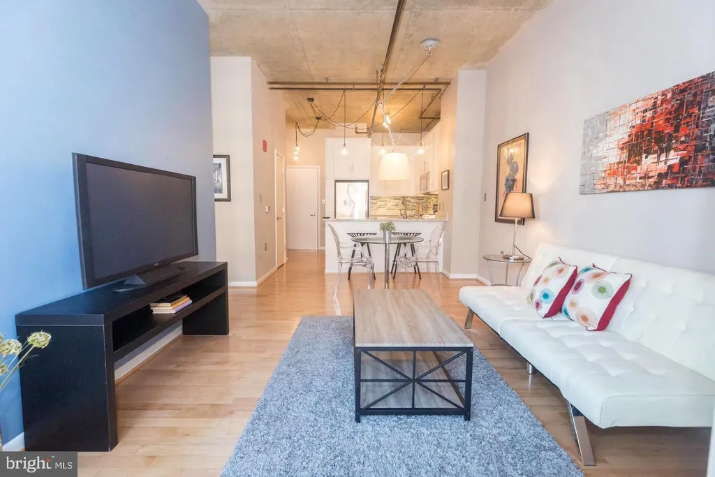 Additional image 5 of 1300 N Street NW Unit 403, Washington, DC 20005