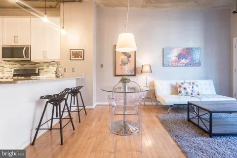 MLS: DCDC2258128