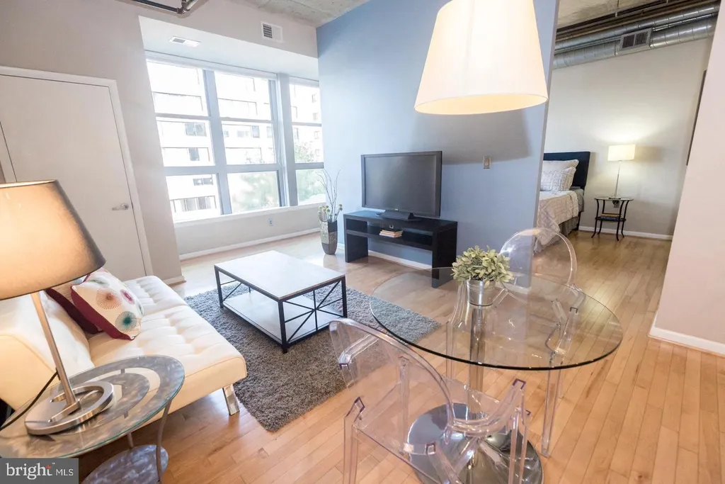 Additional image 3 of 1300 N Street NW Unit 403, Washington, DC 20005
