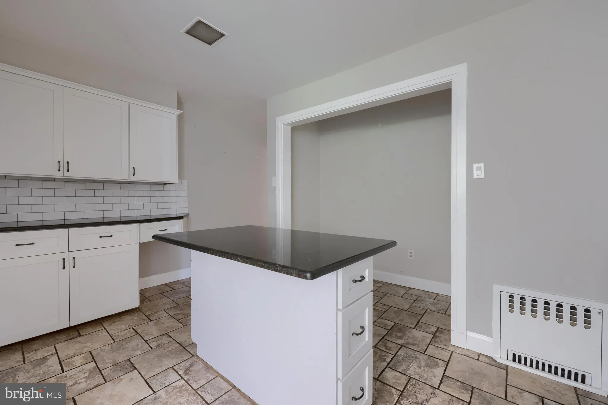 Lancaster, Pennsylvania 17602, United States, 5 Bedrooms Bedrooms, ,2 BathroomsBathrooms,Residential,Active,20645