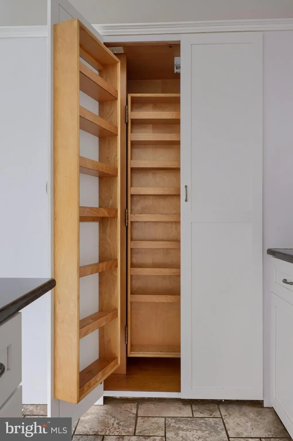 Lancaster, Pennsylvania 17602, United States, 5 Bedrooms Bedrooms, ,2 BathroomsBathrooms,Residential,Active,20645