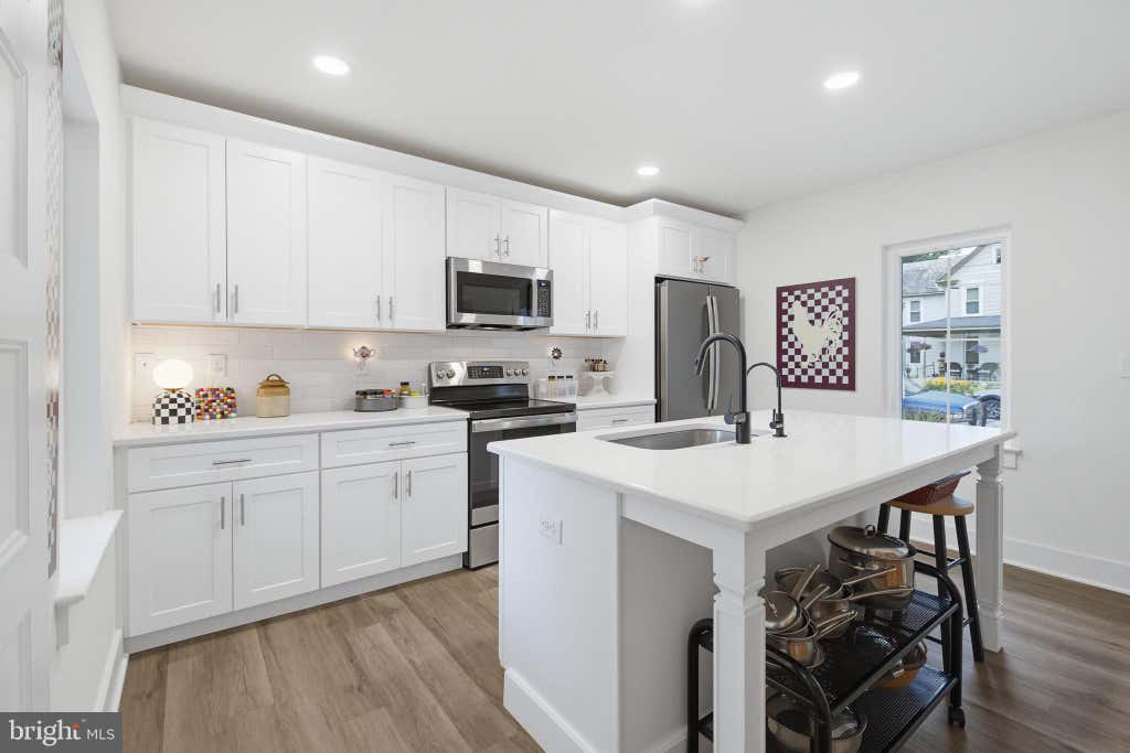Photo of 20 Willow Street, LITITZ, PA 17543 (MLS # PALA2091864)