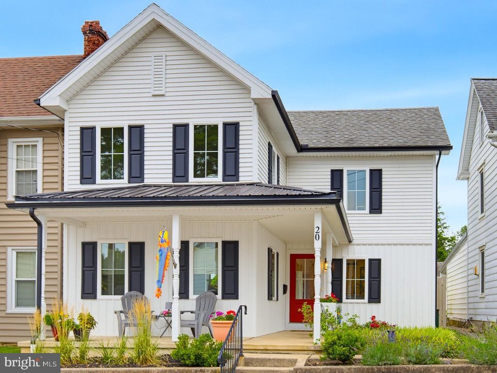 Photo of 20 Willow Street, LITITZ, PA 17543 (MLS # PALA2091864)