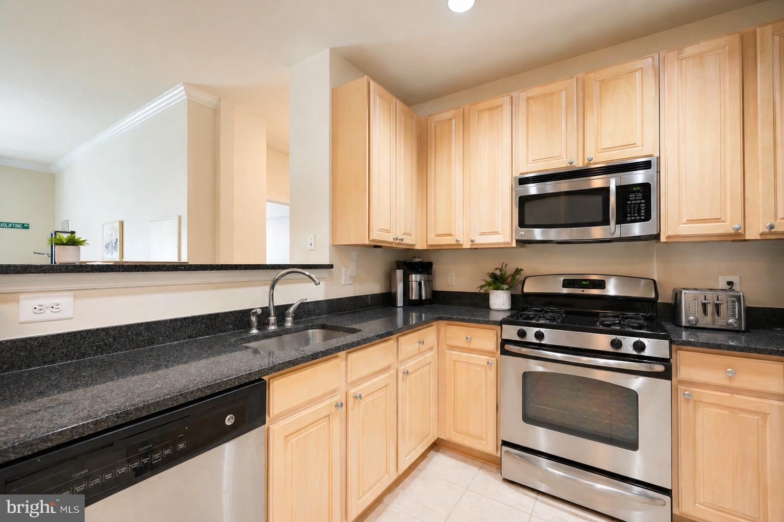 GROVE AT ARLINGTON - Residential