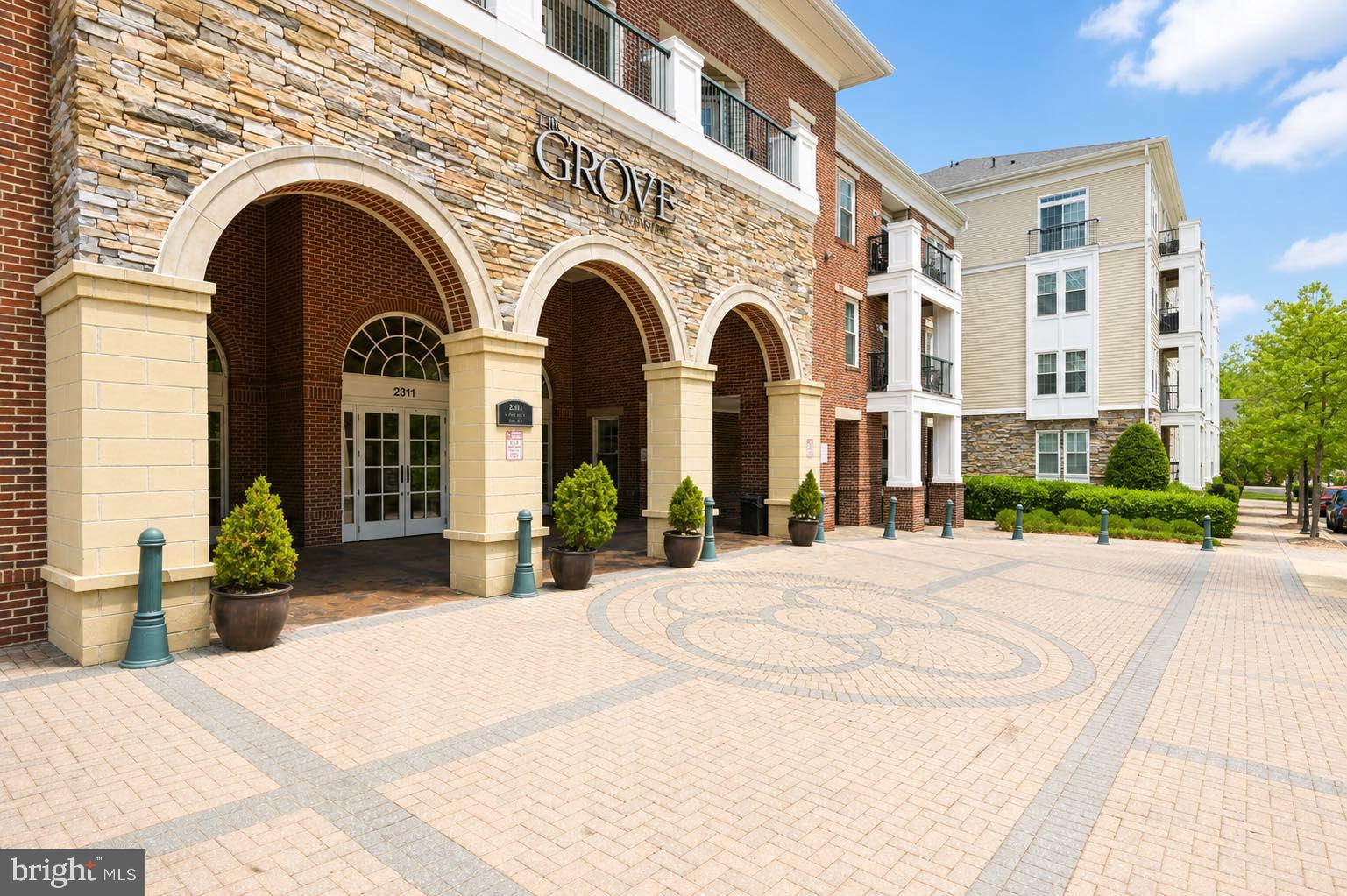 GROVE AT ARLINGTON - Residential