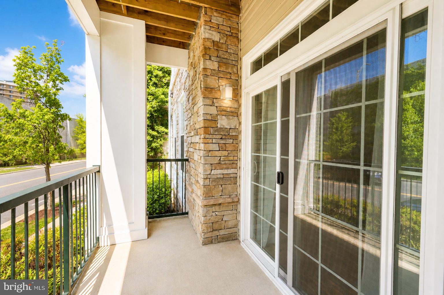 GROVE AT ARLINGTON - Residential