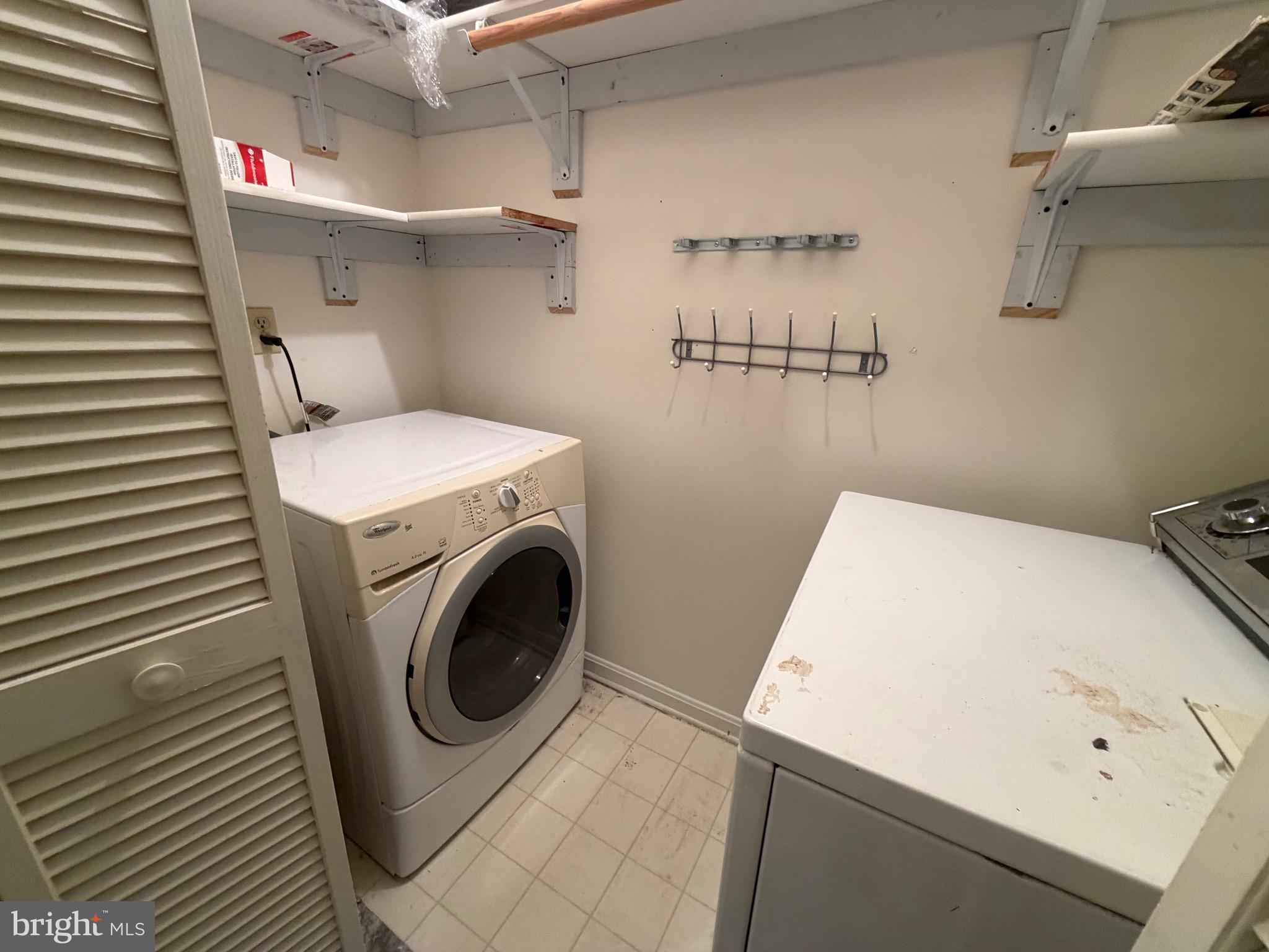 WINDBROOKE - Residential Lease