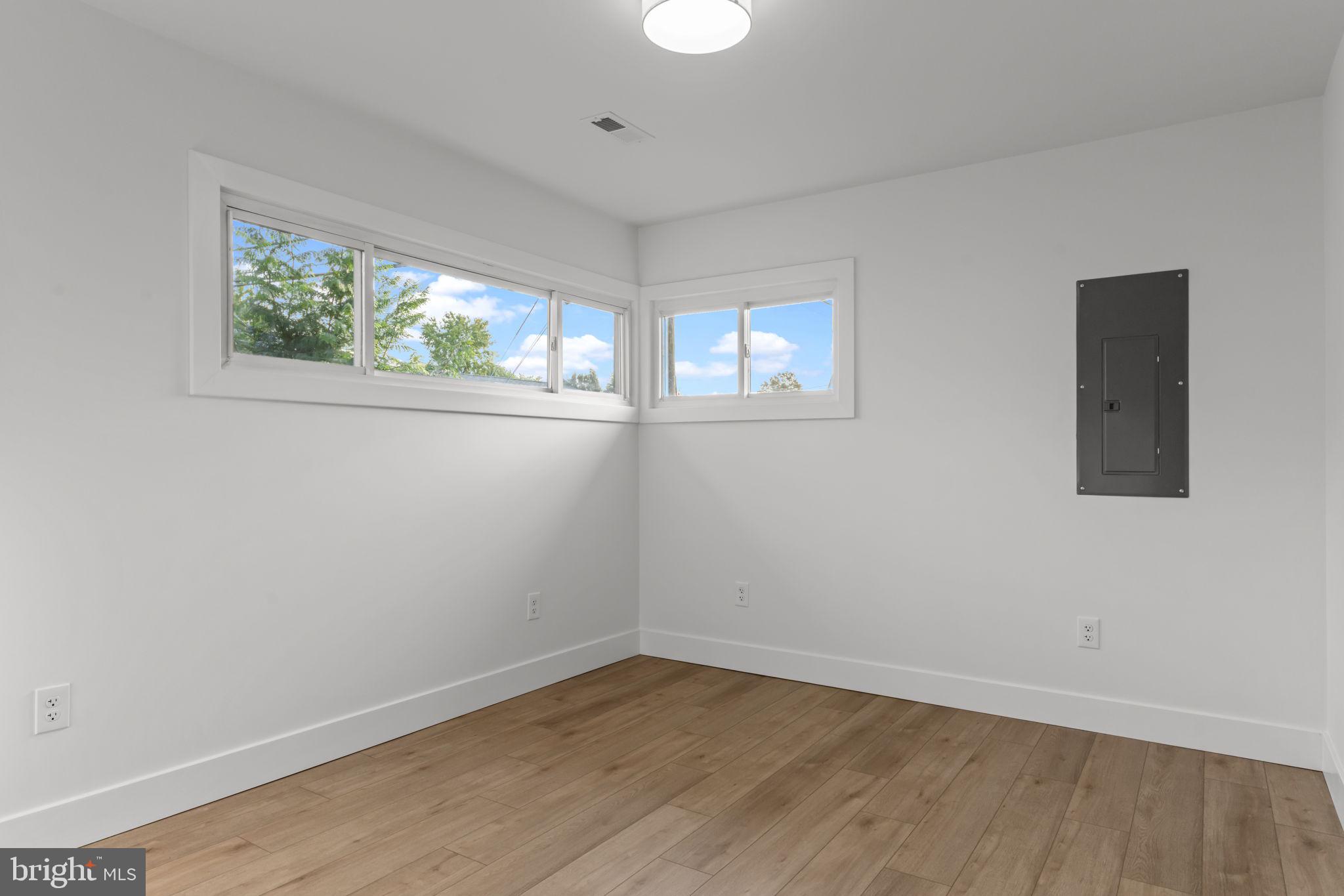 INDIAN CREEK - Residential Lease