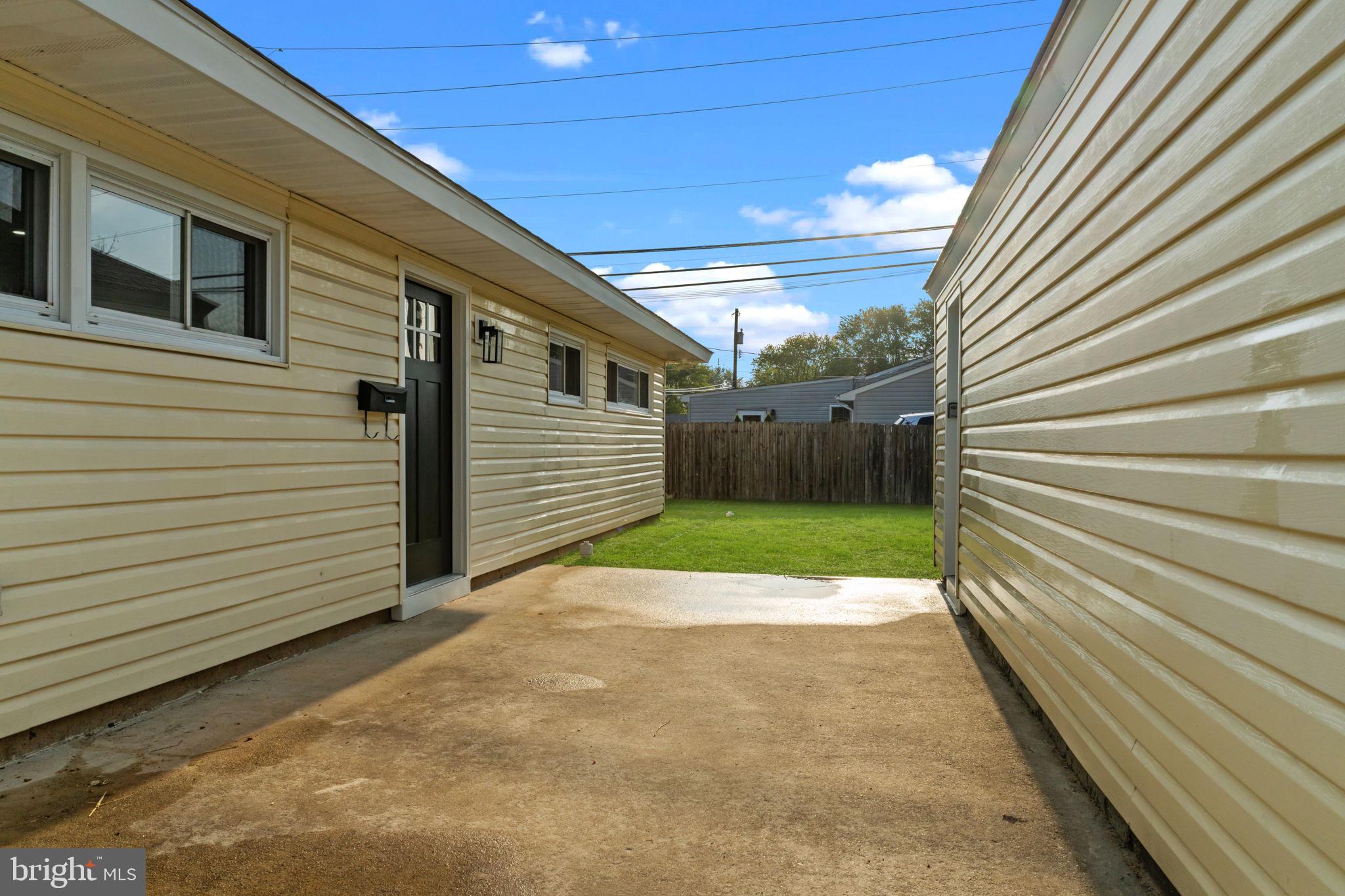 INDIAN CREEK - Residential Lease