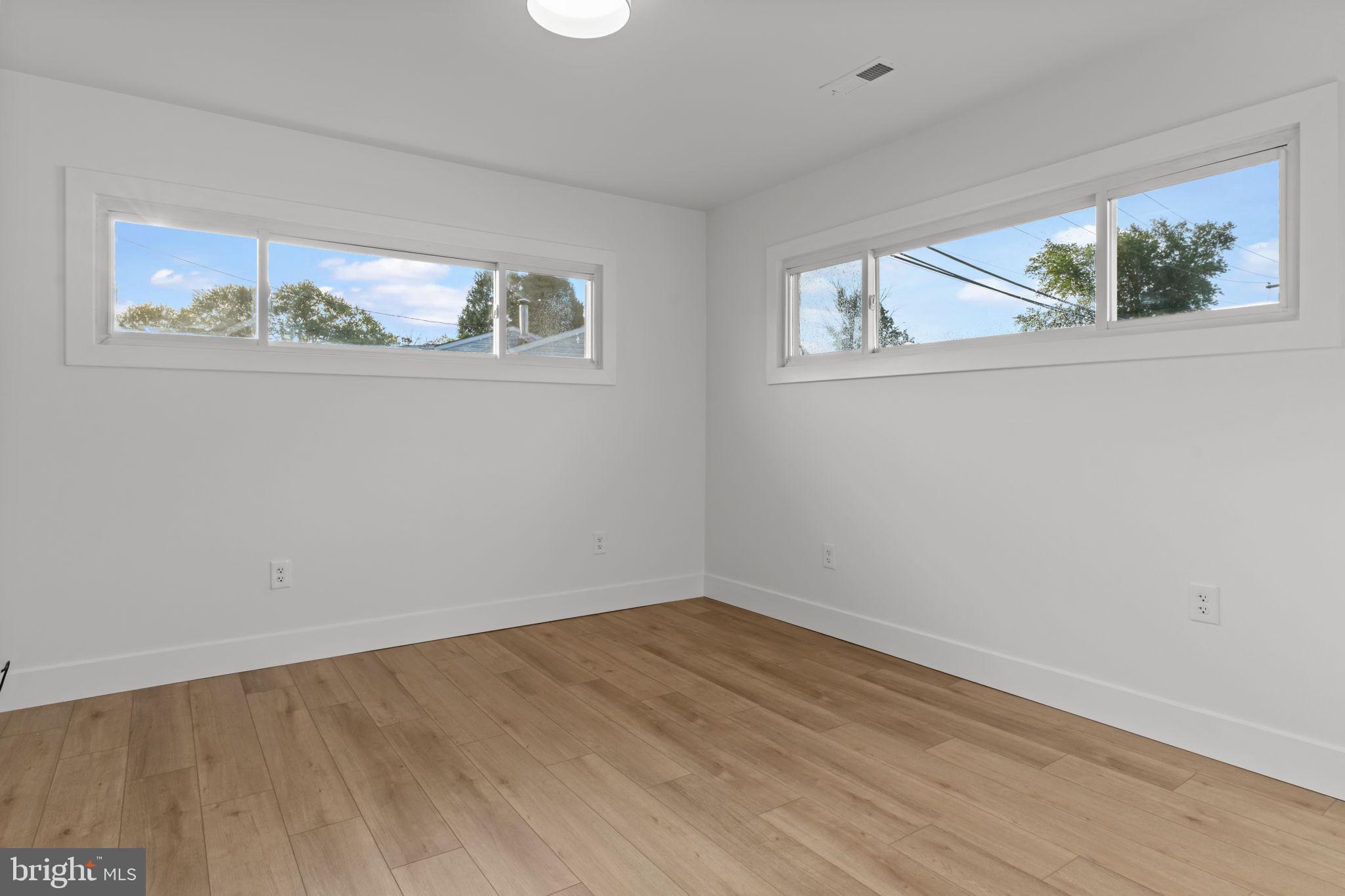 INDIAN CREEK - Residential Lease