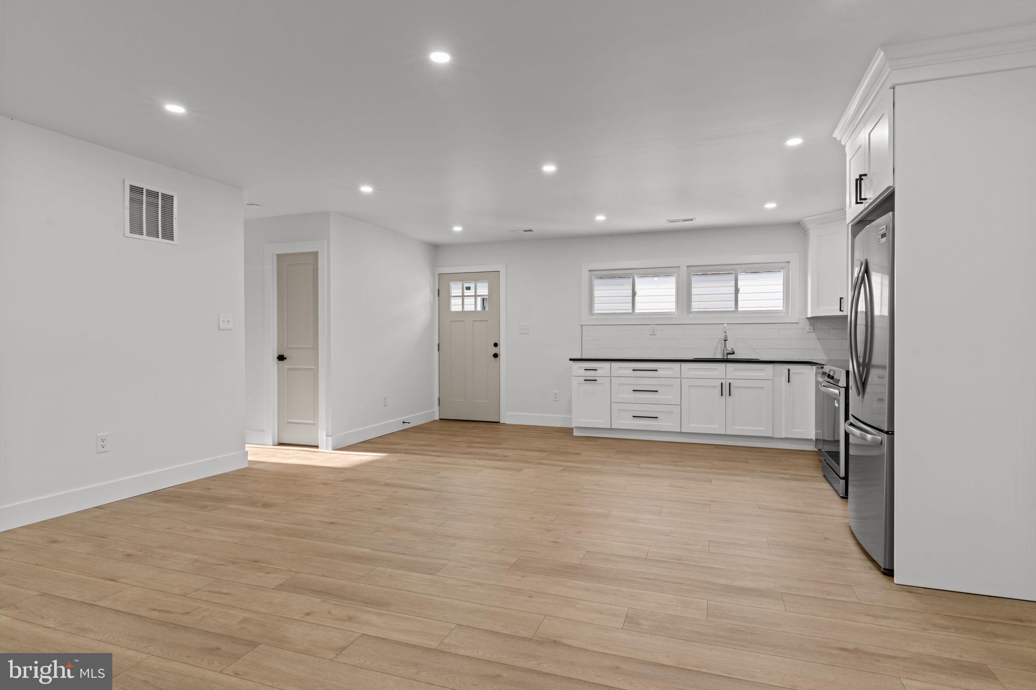 INDIAN CREEK - Residential Lease