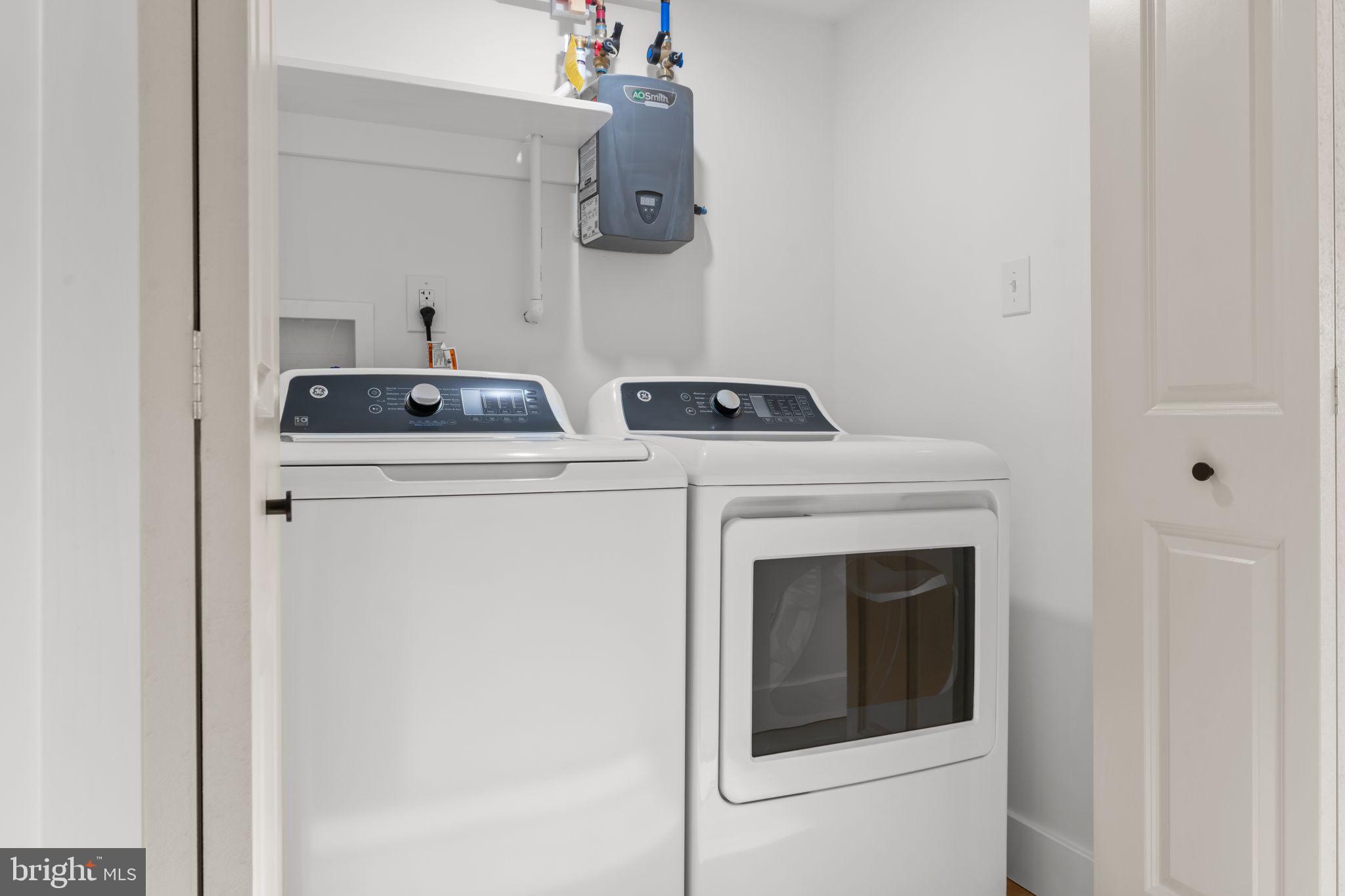 INDIAN CREEK - Residential Lease