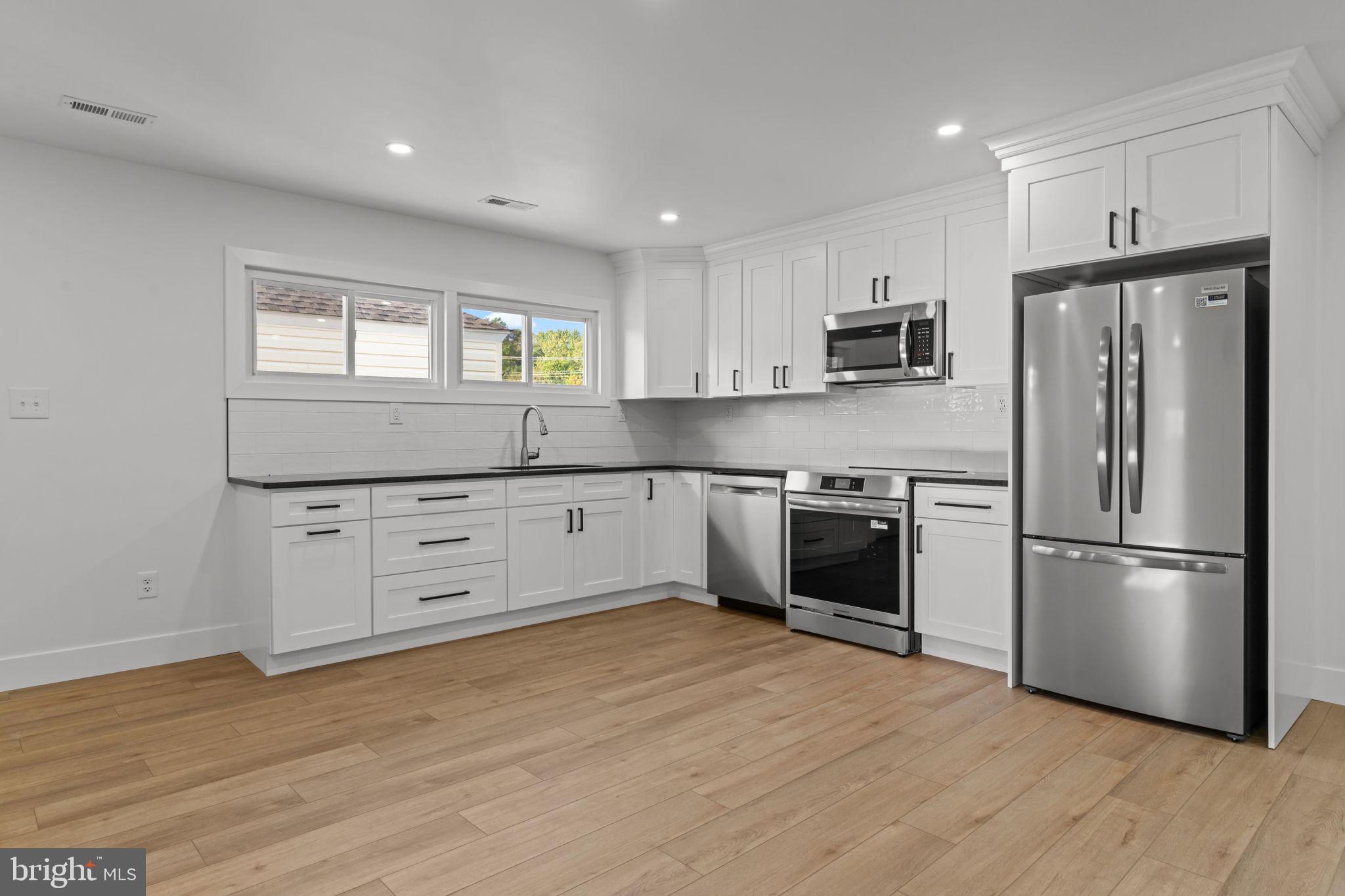 INDIAN CREEK - Residential Lease