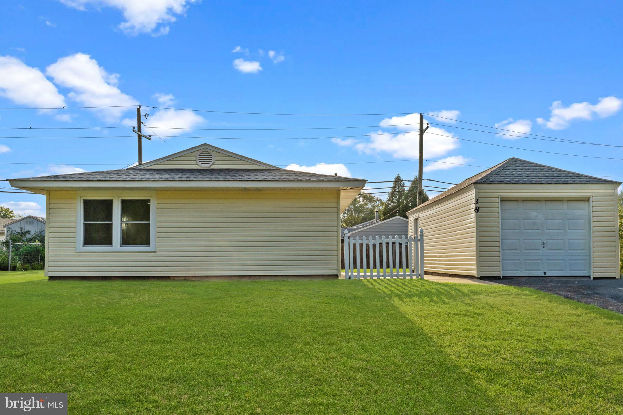 INDIAN CREEK - Residential Lease