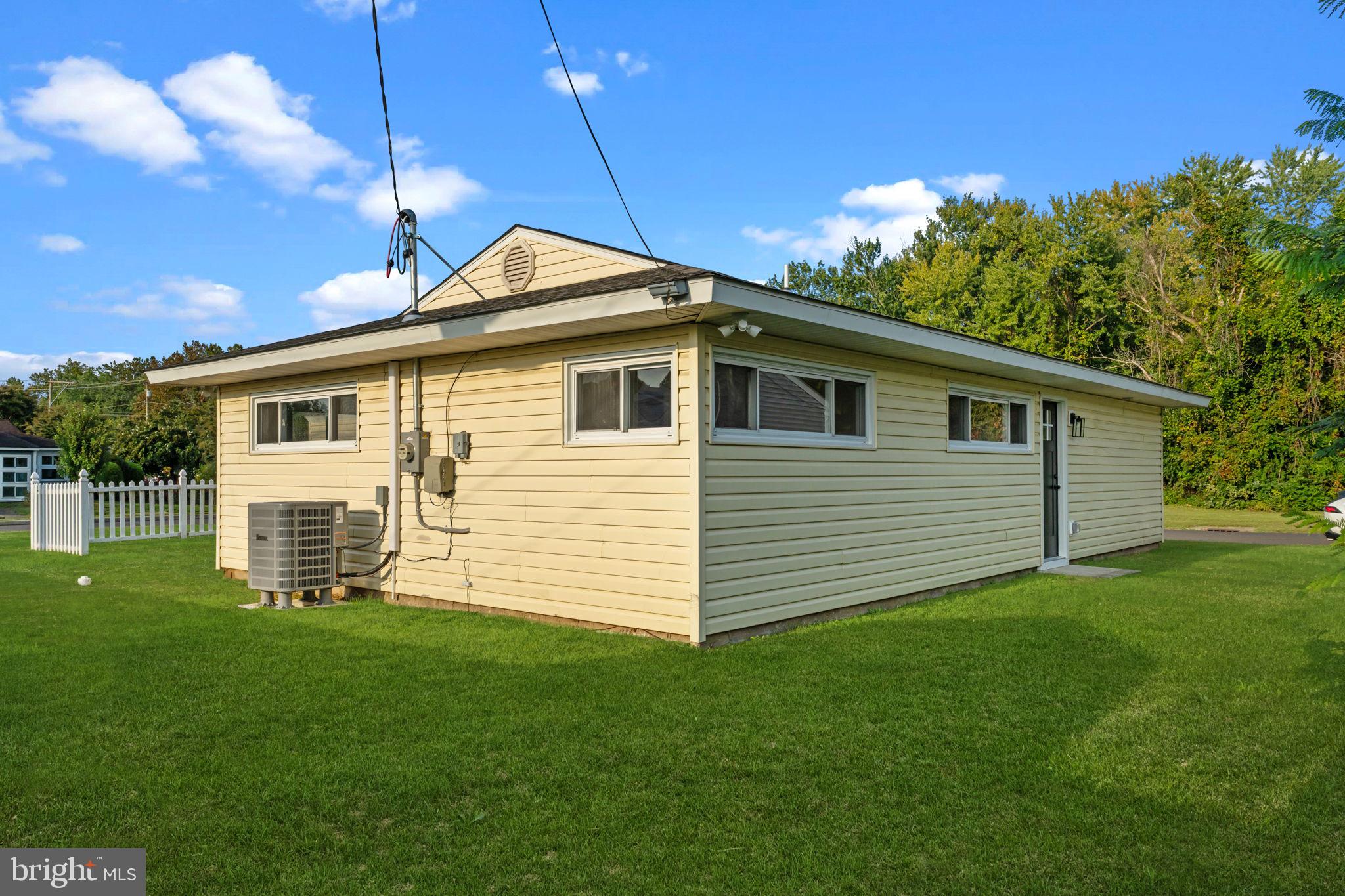 INDIAN CREEK - Residential Lease