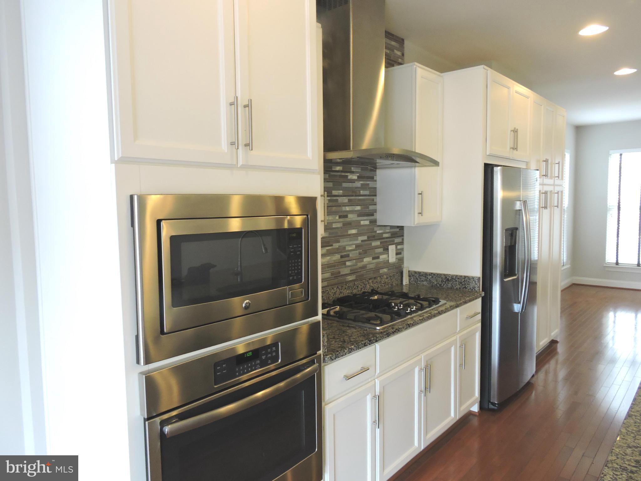 ONE LOUDOUN LANDBAY C - Residential Lease