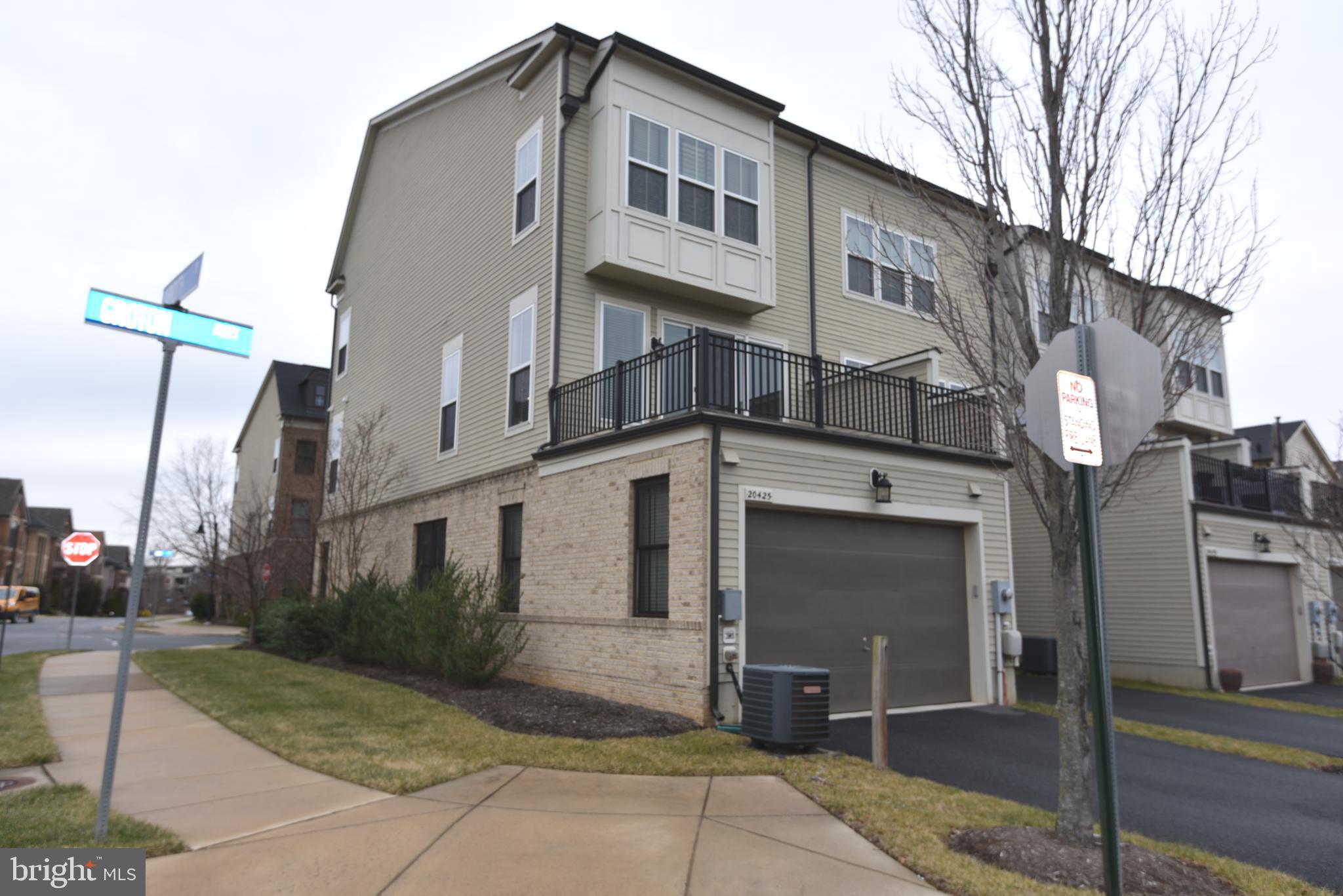 ONE LOUDOUN LANDBAY C - Residential Lease