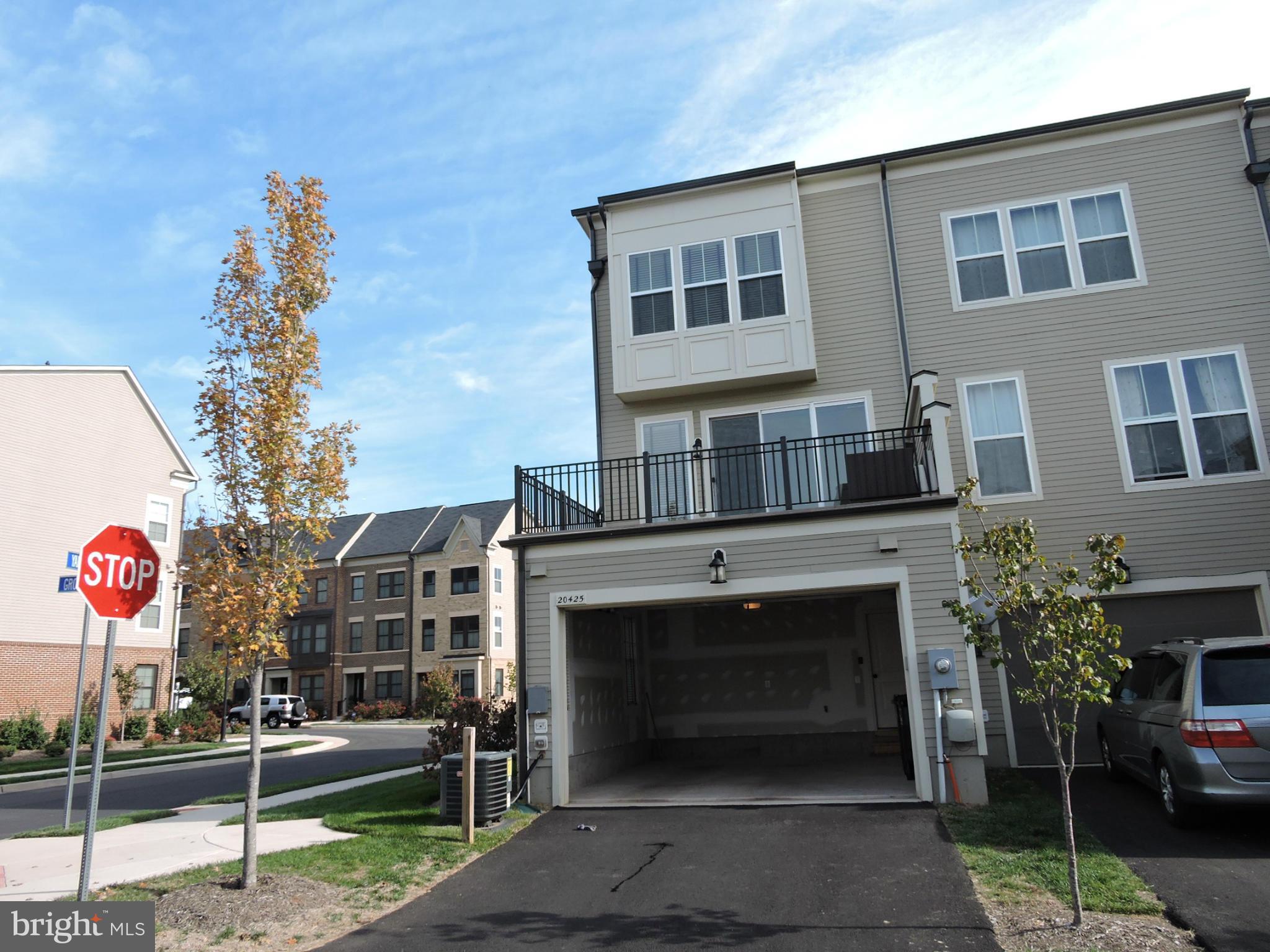 ONE LOUDOUN LANDBAY C - Residential Lease