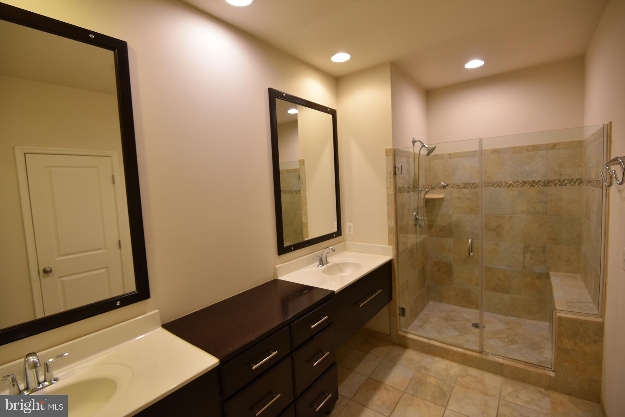 ONE LOUDOUN LANDBAY C - Residential Lease