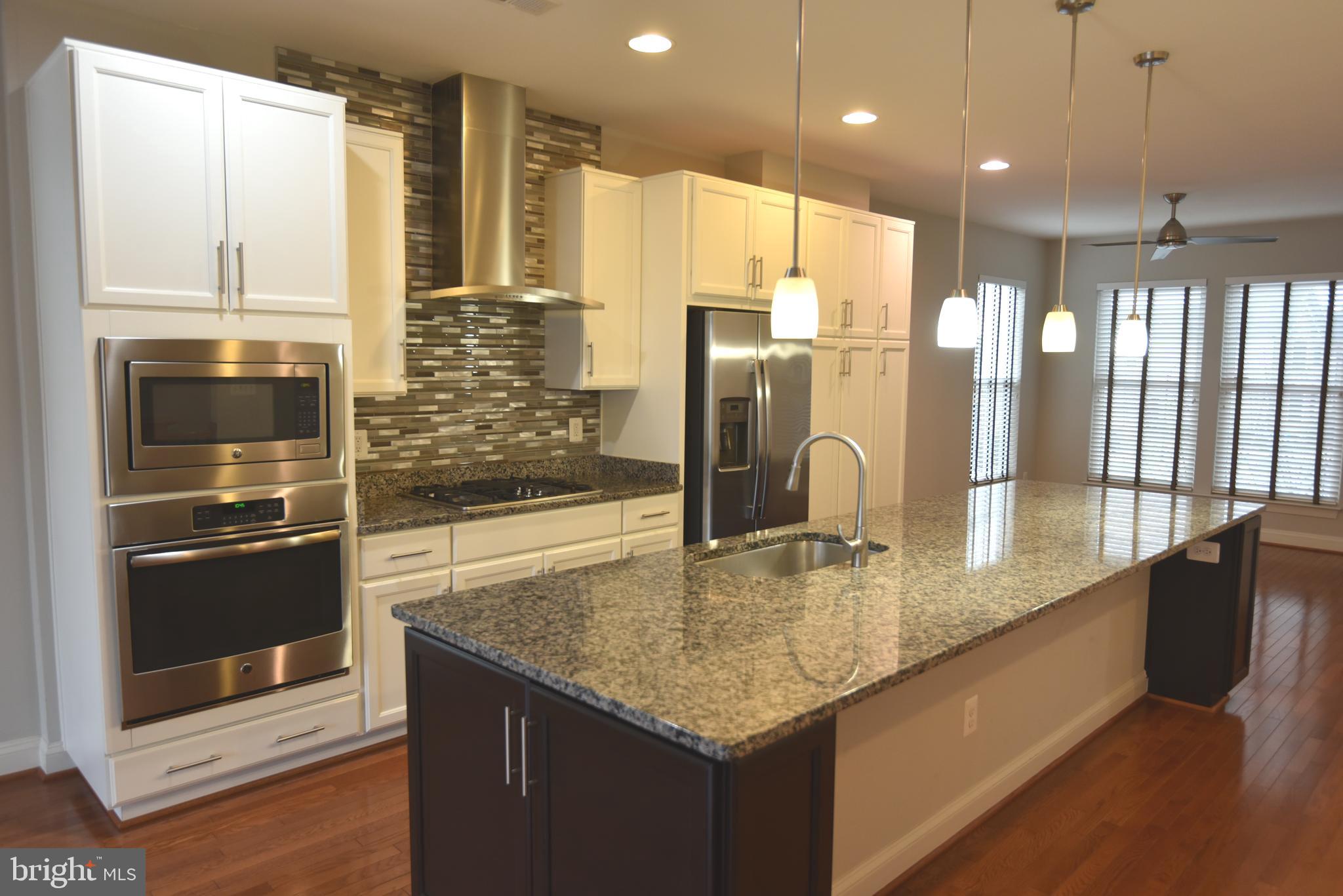 ONE LOUDOUN LANDBAY C - Residential Lease