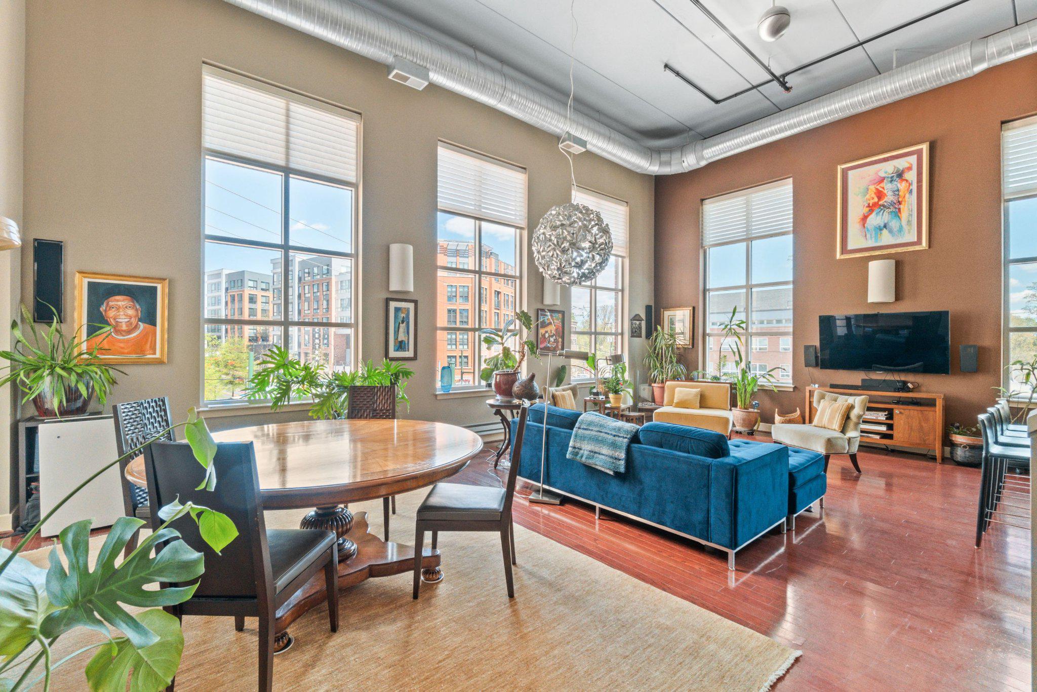 900 BONIFANT STREET E C