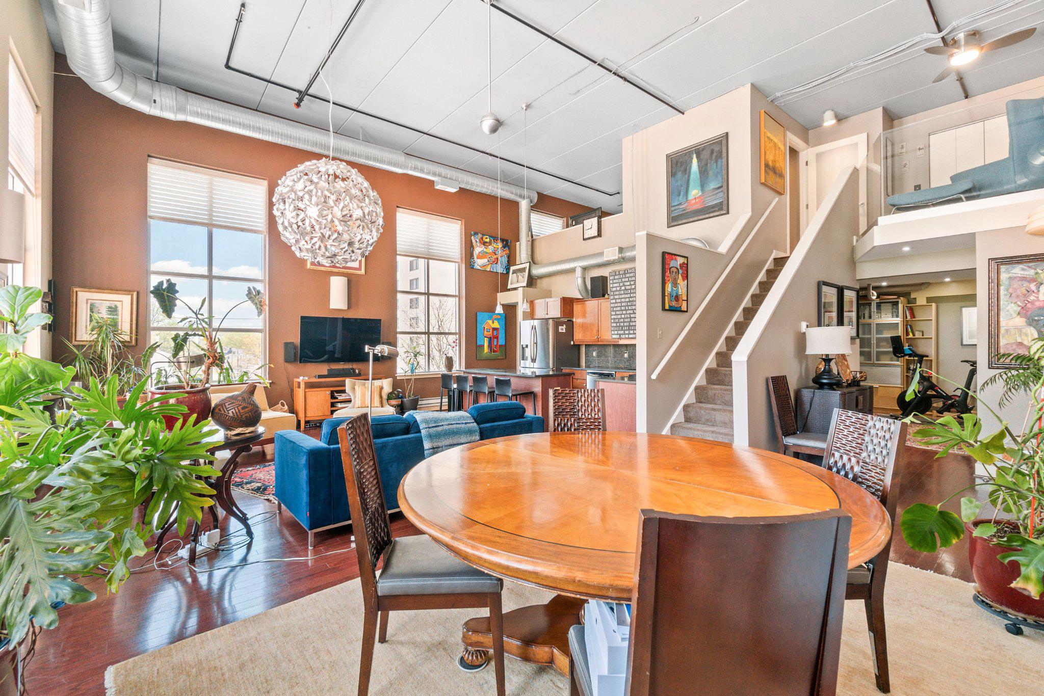 900 BONIFANT STREET E C