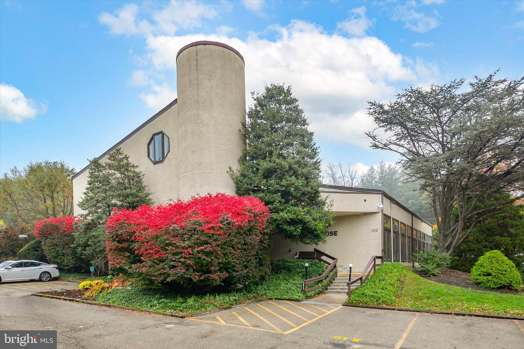 ROXBOROUGH - Residential