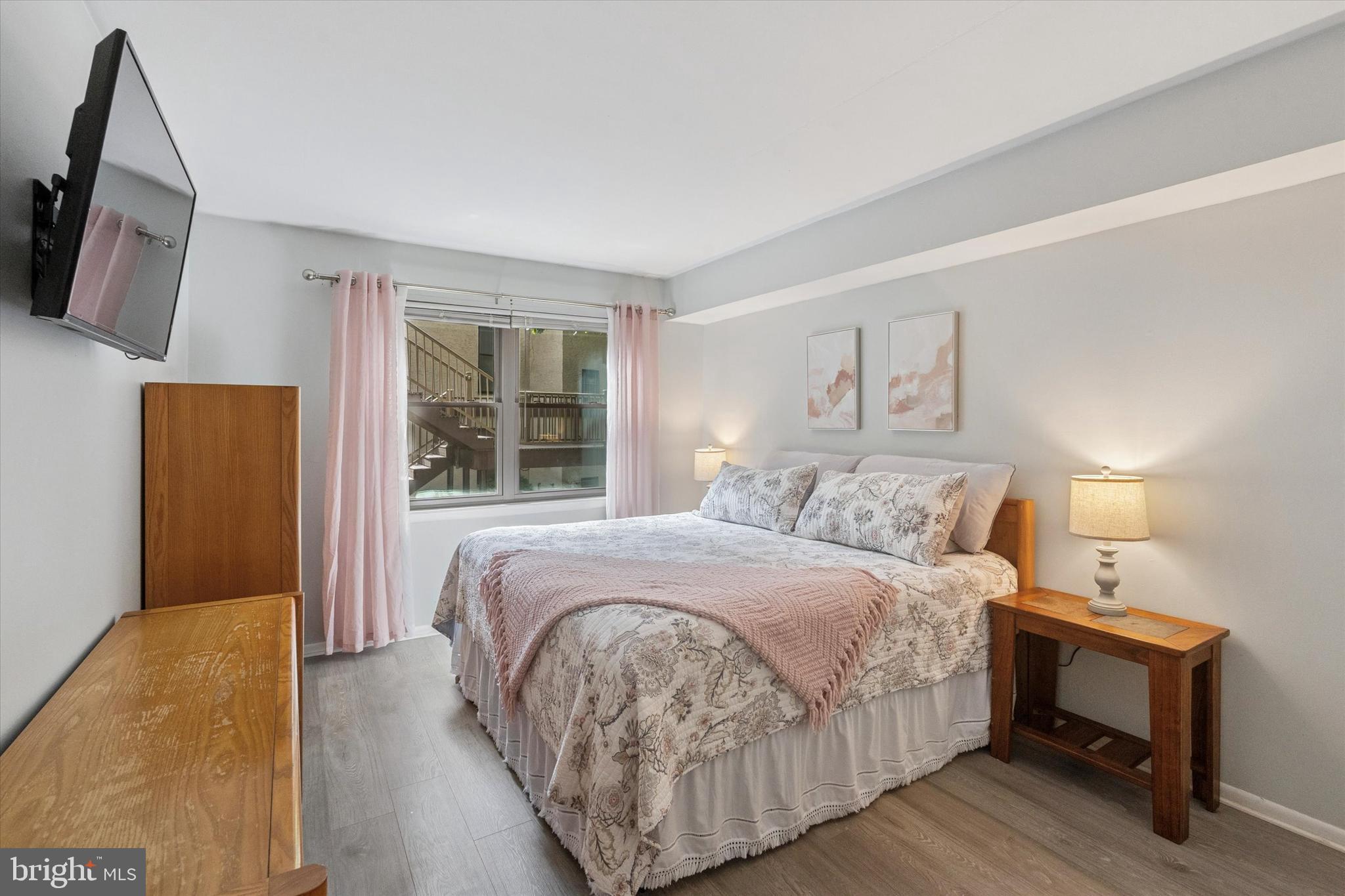 ROXBOROUGH - Residential