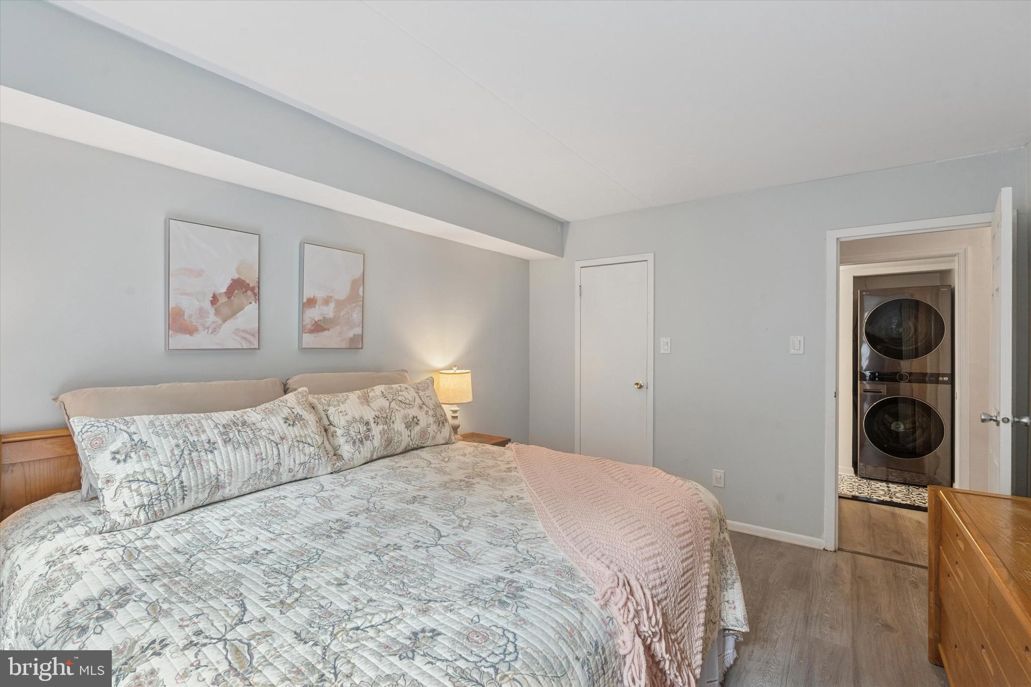 ROXBOROUGH - Residential