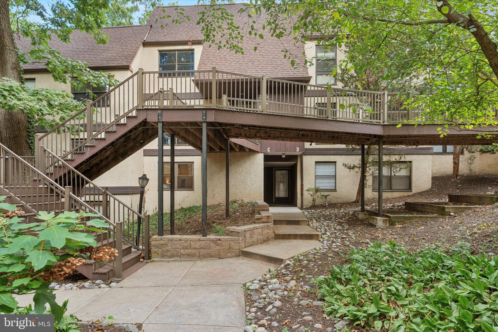 ROXBOROUGH - Residential