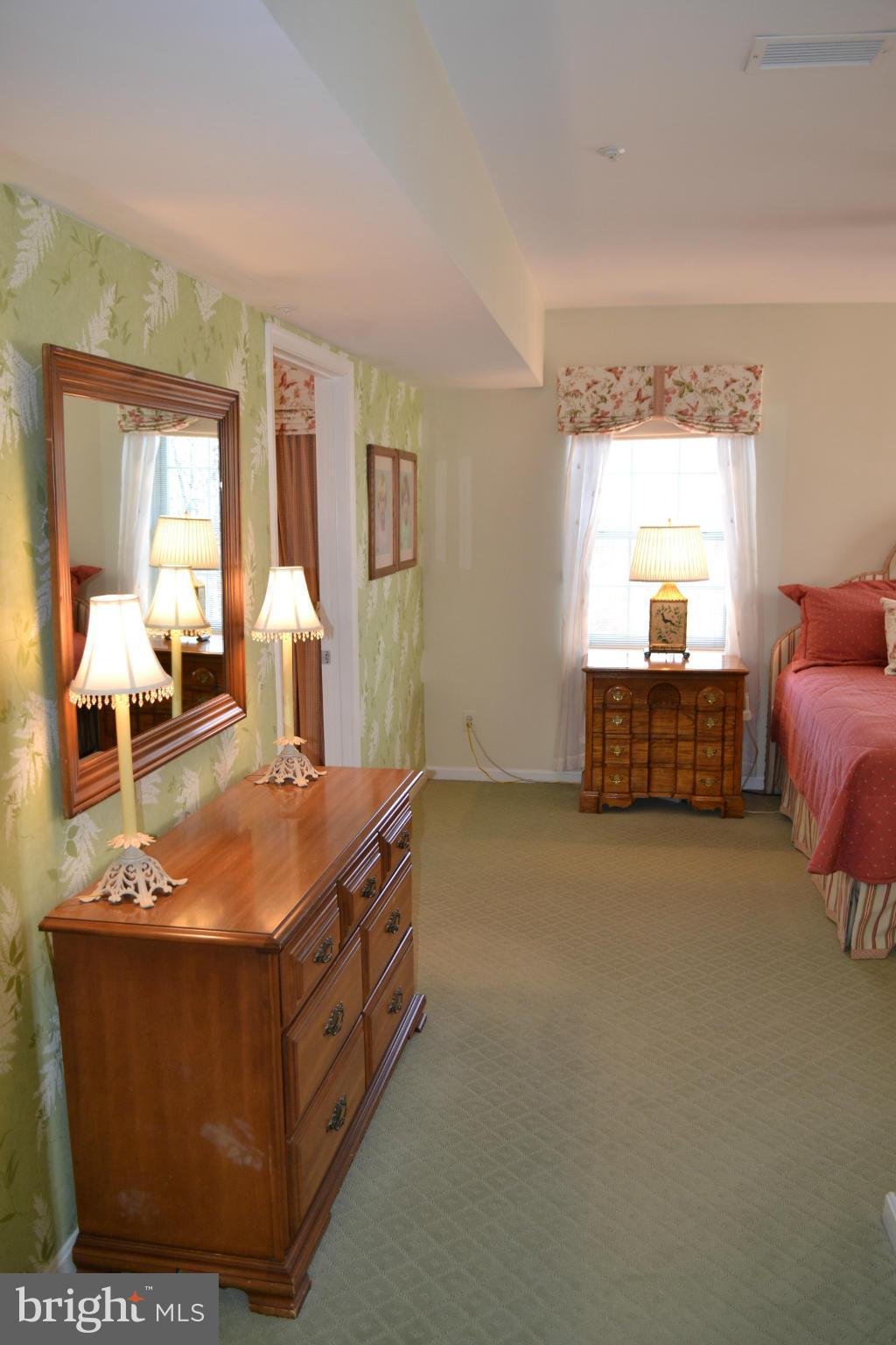 BELMONT FOREST - Residential