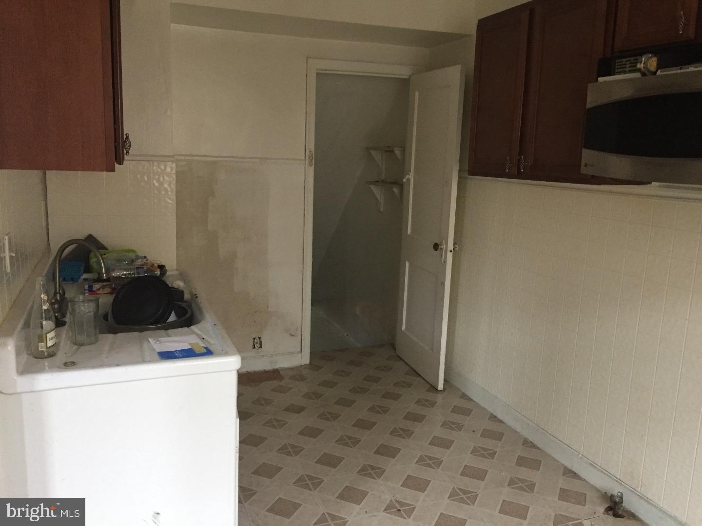 LAWNCREST - Residential