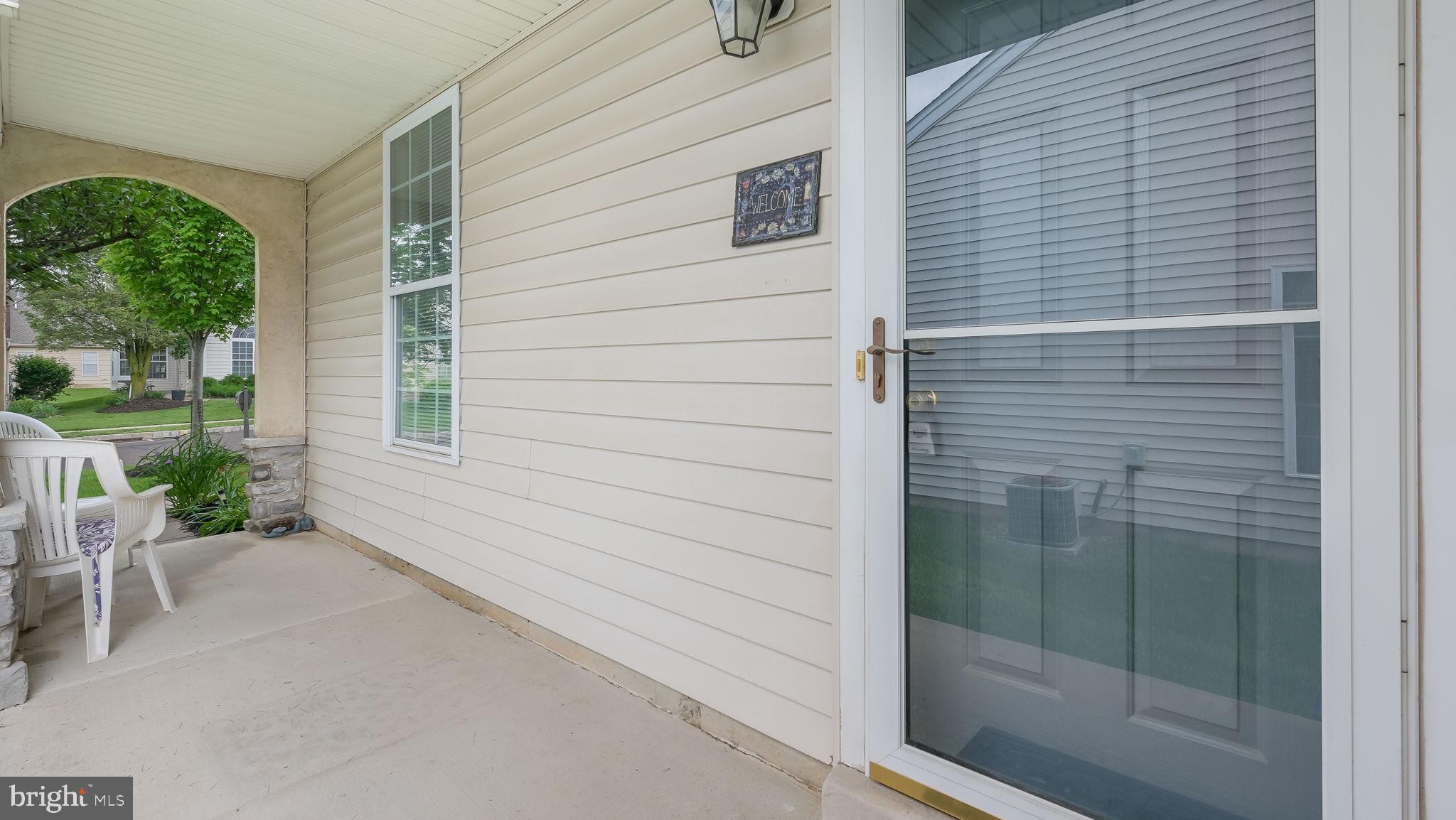 926 LAURENS LANE
