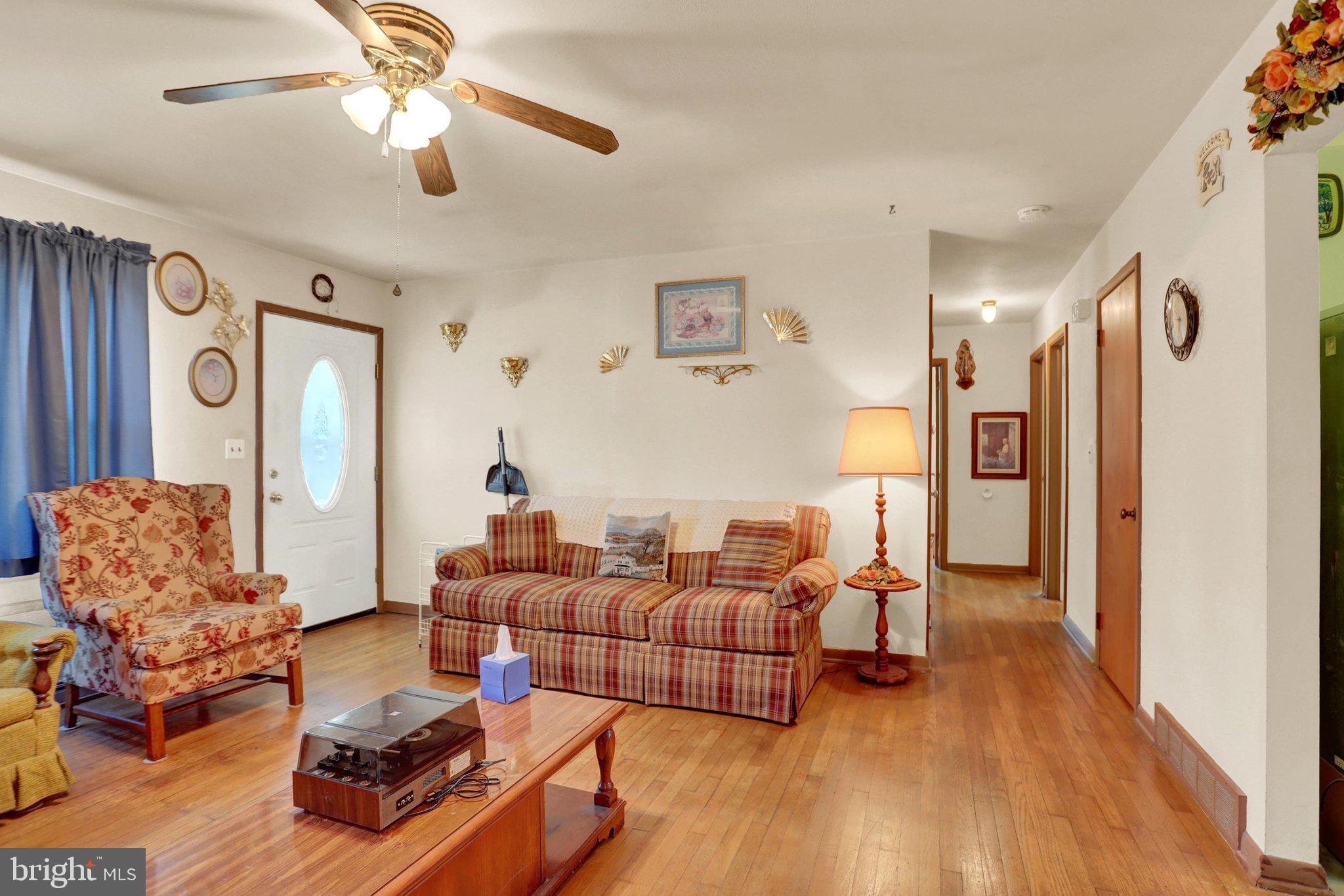 1124 BRANDON DRIVE