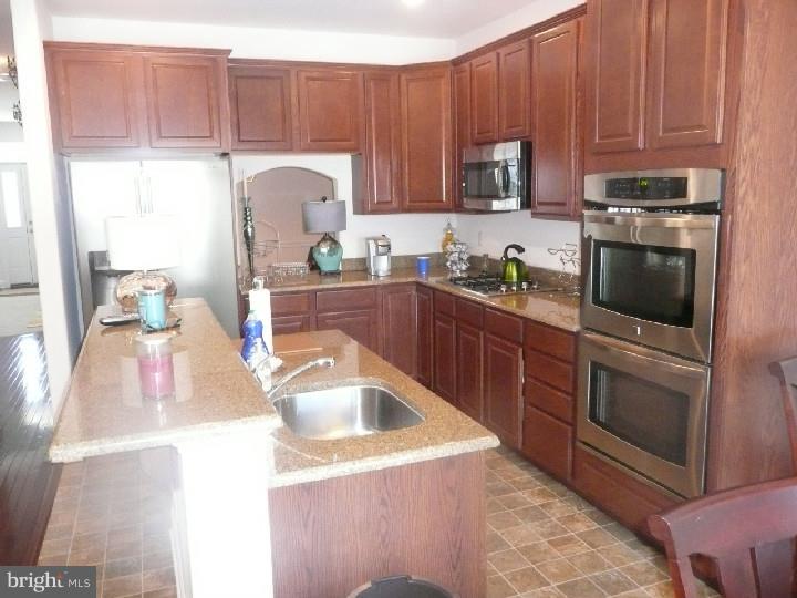 TH AT HERITAGE CNTR - Residential