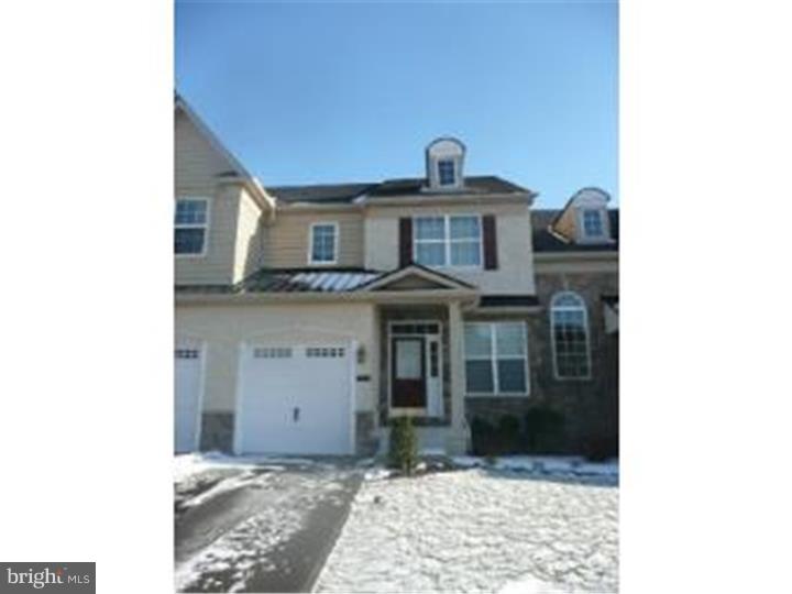 TH AT HERITAGE CNTR - Residential