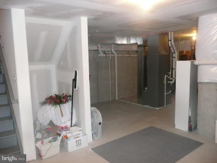 TH AT HERITAGE CNTR - Residential