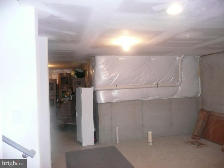 TH AT HERITAGE CNTR - Residential