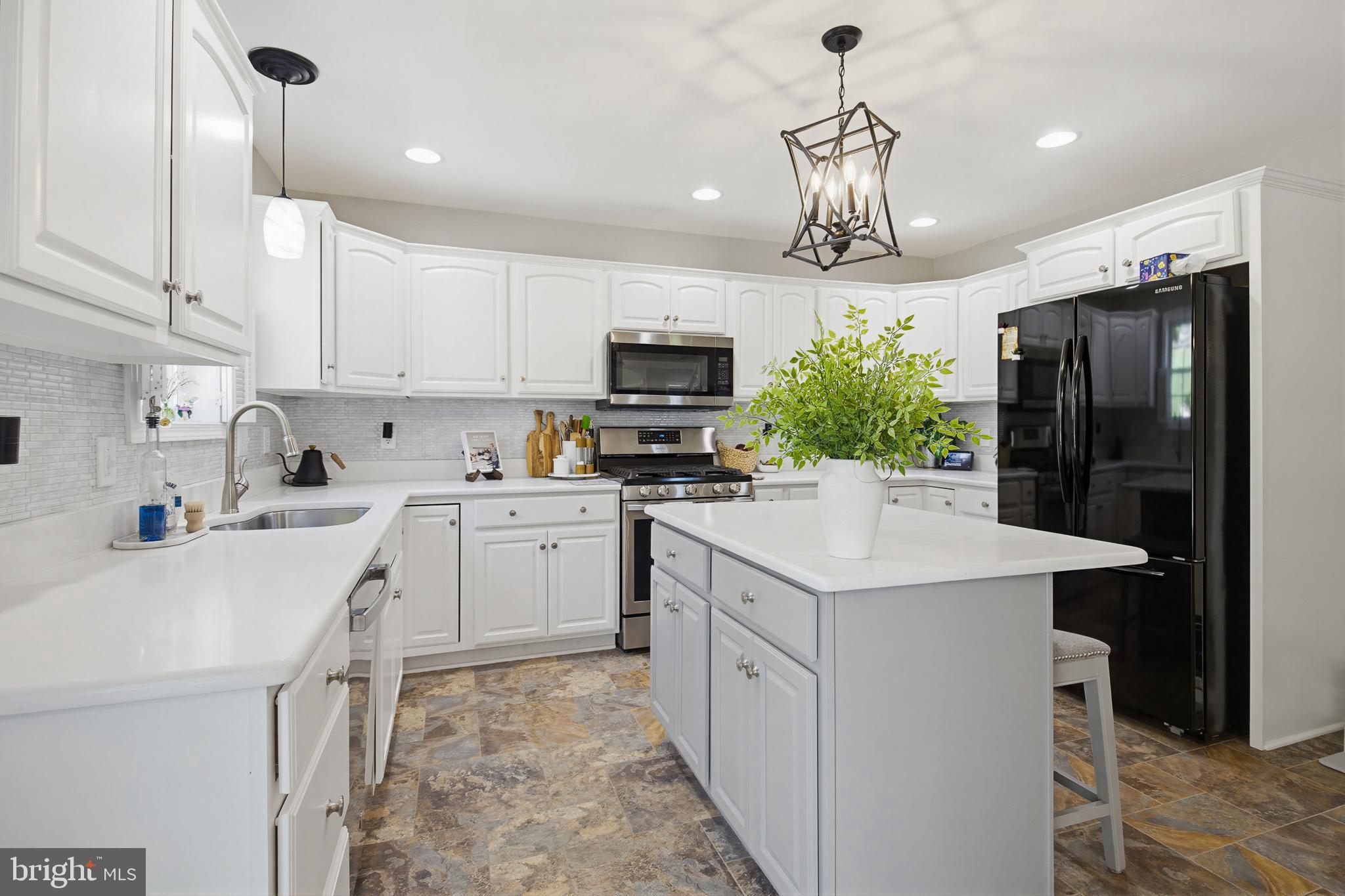 JAMES MEADOW - Residential